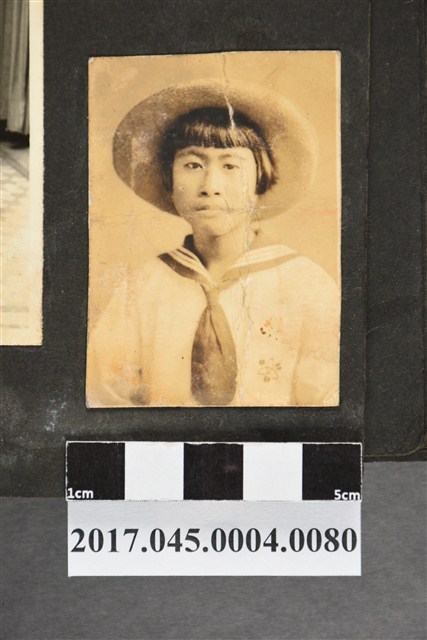 林桂興次女林秀蘭學生時期獨照 (共2張)