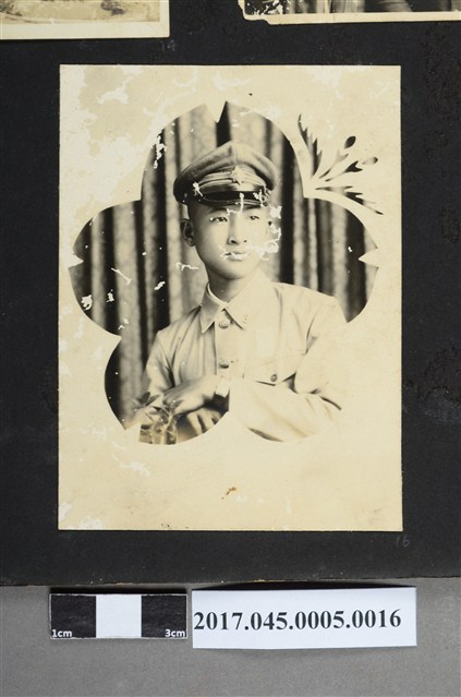 林桂興次子林武二學生時期獨照 (共2張)