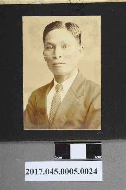 林桂興二哥陳連興獨照 (共2張)