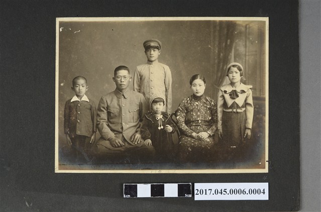 林桂興全家福 (共2張)