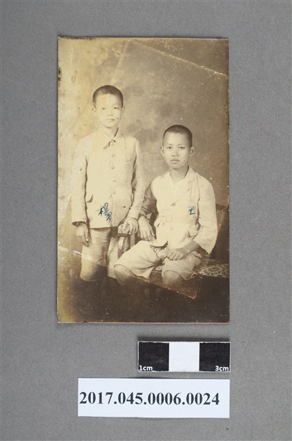 臺北二中學生2人合照 (共2張)