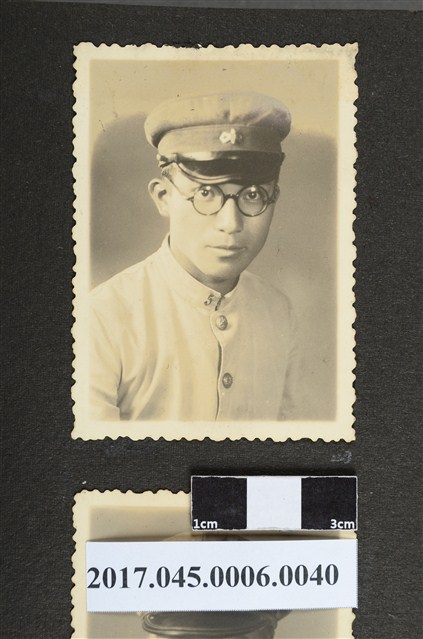 臺北二中學生獨照 (共2張)