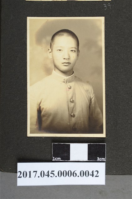 臺北二中學生獨照 (共2張)