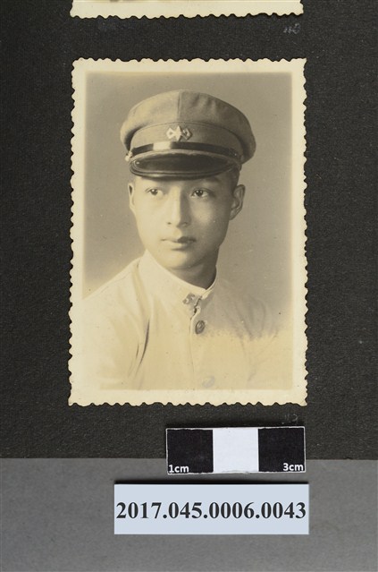 臺北二中學生獨照 (共2張)