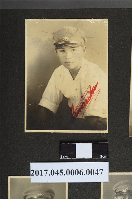 臺北二中學生獨照 (共2張)