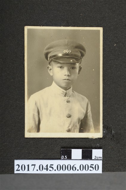 臺北二中學生獨照 (共2張)