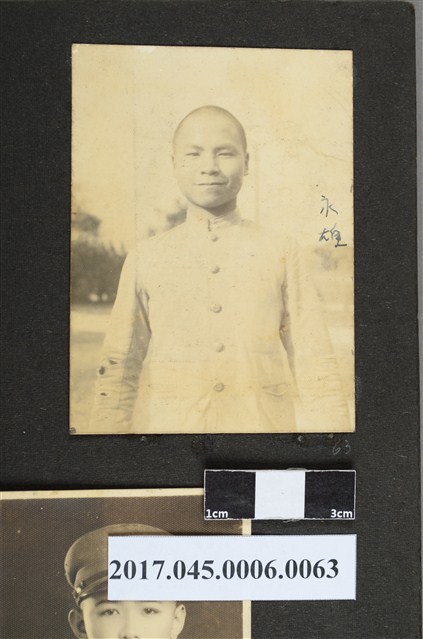 臺北二中學生獨照 (共2張)