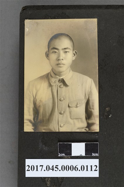 臺北二中學生獨照 (共2張)