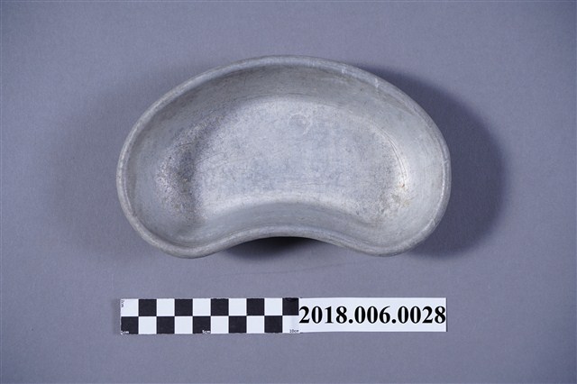 助產士用彎盆之1 (共4張)