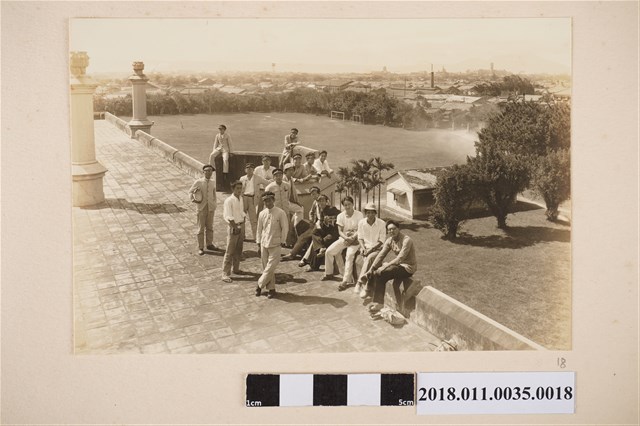 臺北高等學校畢業紀念冊相片 (共2張)