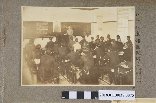 外文課一景 (共2張)