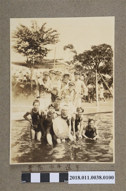 臺高游泳選手 (共2張)