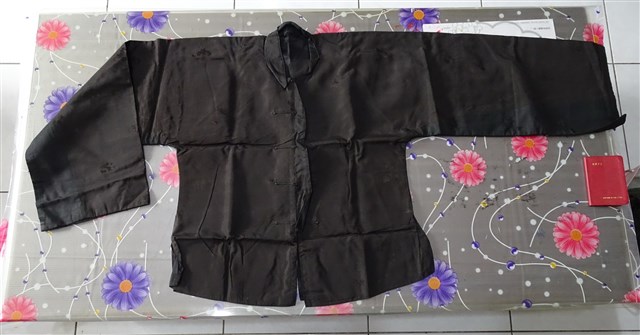 黑綢地花葉紋緹花對襟女衫 (共6張)