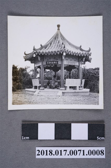 鵝鑾鼻燈塔旁公路局候車亭 (共3張)