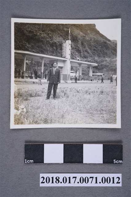 王木春於天祥車站 (共3張)