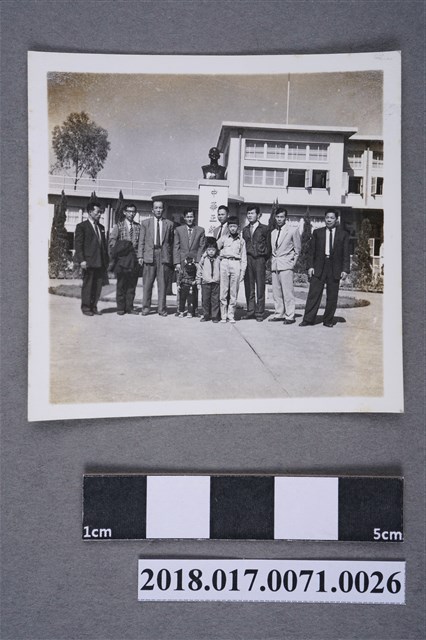 王木春等人合照 (共3張)