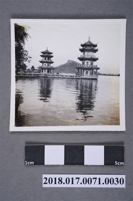 蓮池潭春秋閣 (共3張)