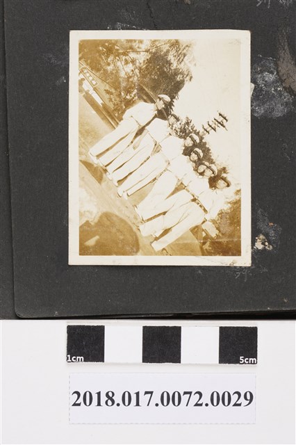 林坤佐與六名同學合影 (共2張)