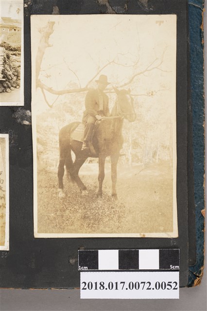 騎馬男子 (共2張)