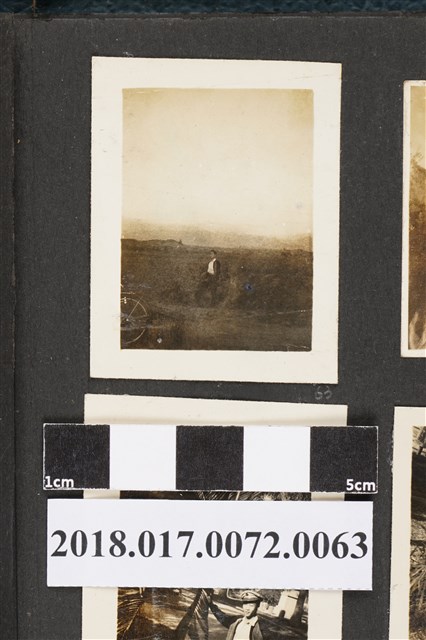 林坤佐獨照 (共2張)