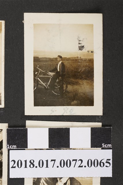 林坤佐牽腳踏車 (共2張)