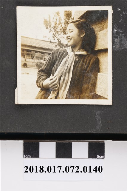 青年女子 (共2張)