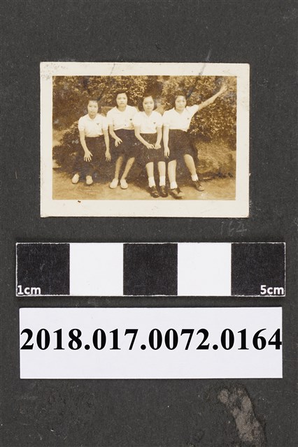 林何賽秋與三名同學 (共2張)