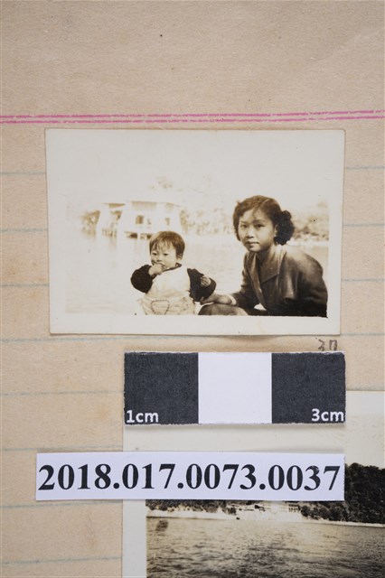 林何賽秋與林夙芬於臺中公園 (共2張)