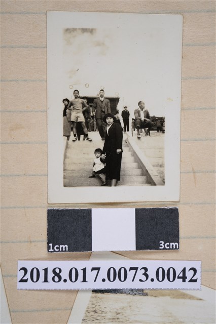 林何賽秋與林夙芬於日月潭 (共2張)