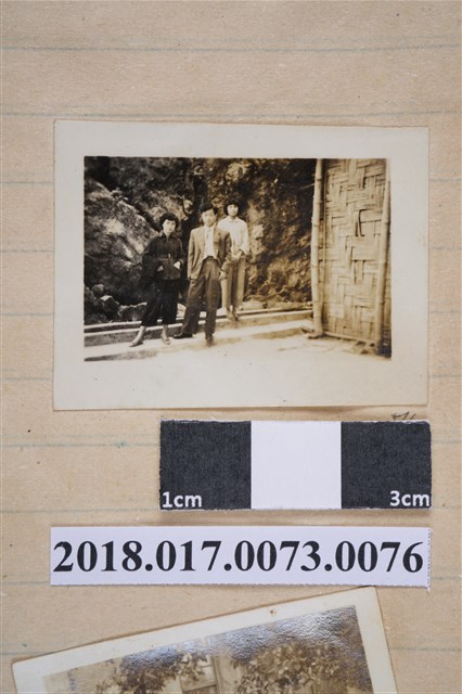 林坤佐與二女 (共2張)