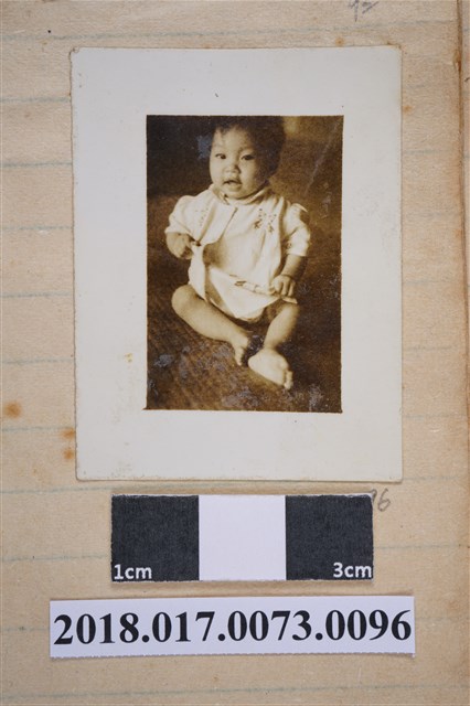 林泓琇幼兒照 (共2張)