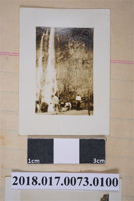 烏來瀑布 (共2張)