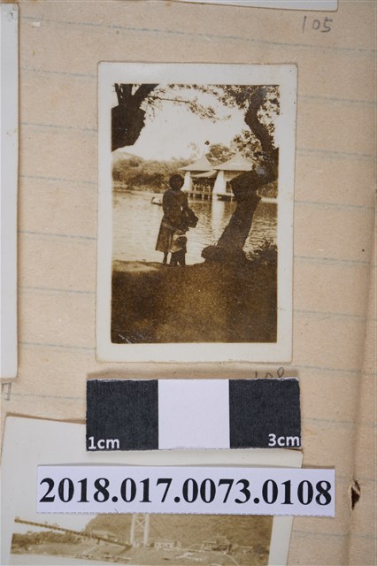 林何賽秋與林夙芬於臺中公園 (共2張)