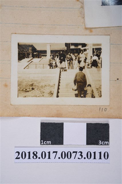 林坤佐與妻女 (共2張)