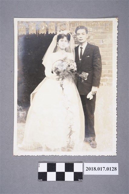 王木春女結婚照 (共2張)