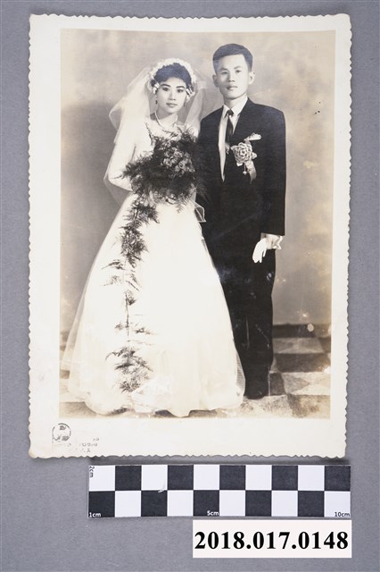 何仁傑與王美麗結婚照 (共2張)