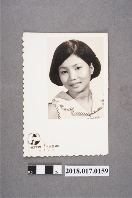 何玲玉肖像照 (共2張)