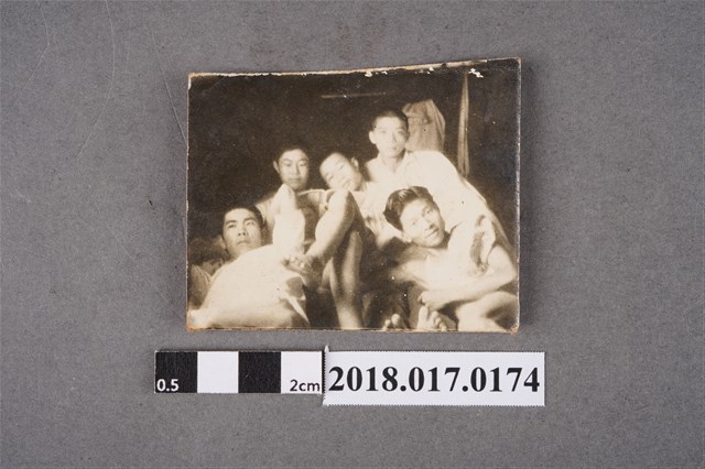 林坤佐與高中同學等五人 (共2張)