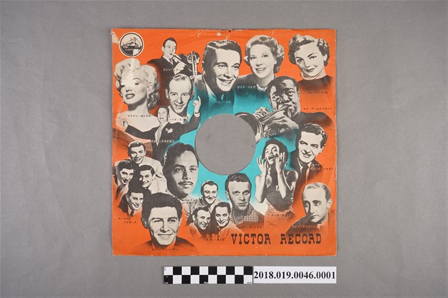 日本勝利唱片公司發行編號S-282《戰爭與和平、戀愛的謀略》唱片封套 (共2張)