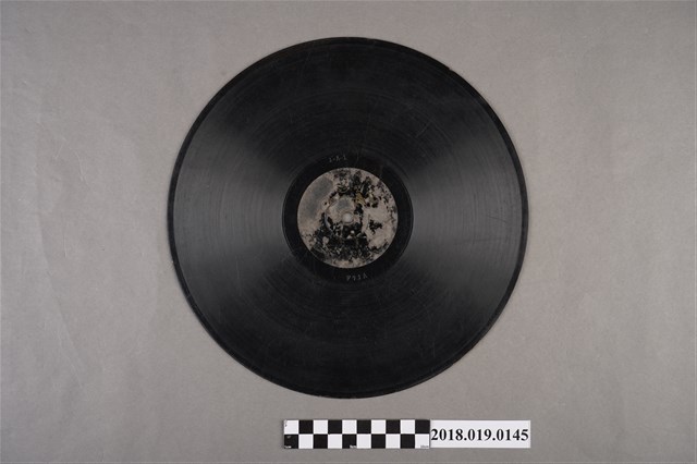 臺灣古倫美亞唱片公司發行利家商標編號T5《二簧 原板：三娘教子(其三)、白牡丹》蟲膠唱片 (共2張)