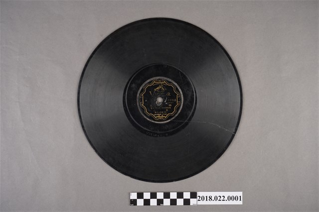 勝利唱片公司發行編號「FJ-1058」《半夜調、海邊風》10吋蟲膠唱片 (共2張)