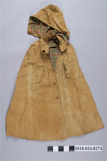 日本時期台南女中學生雨衣 (共2張)