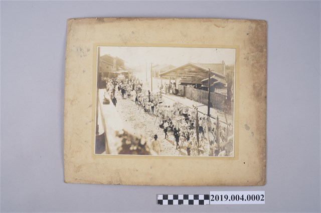 祖母林乖告別式會場外送葬隊伍 (共2張)