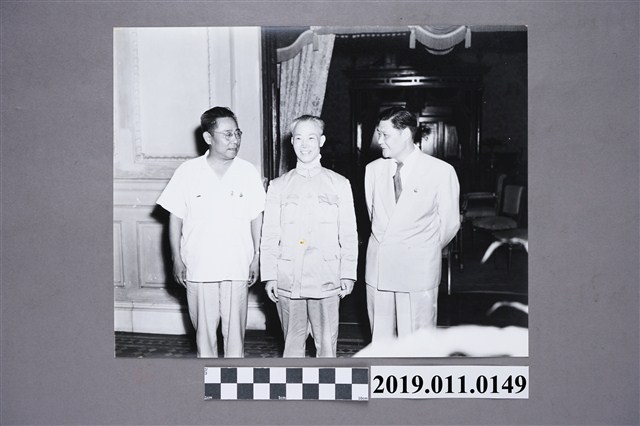 陳誠與旁人合影 (共3張)