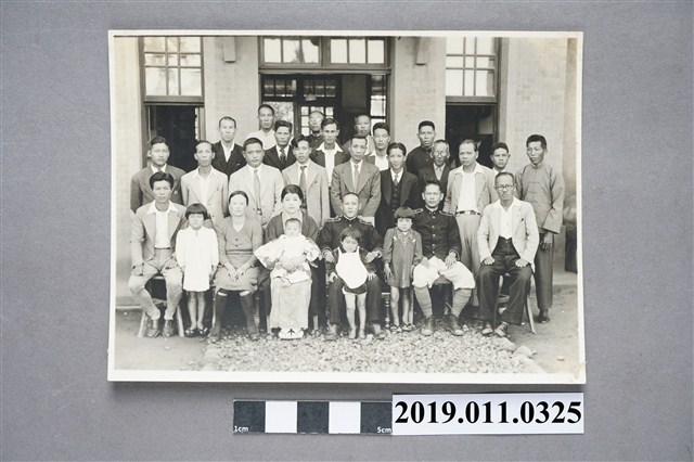 日治時期巡查與地方士紳合影 (共3張)