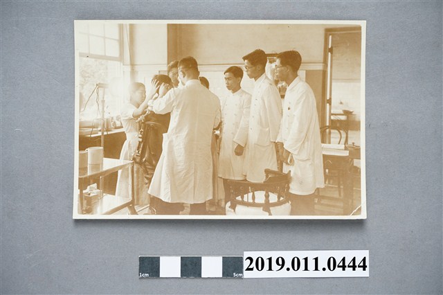 臺北醫學專門學校耳鼻喉科見習課照片 (共3張)