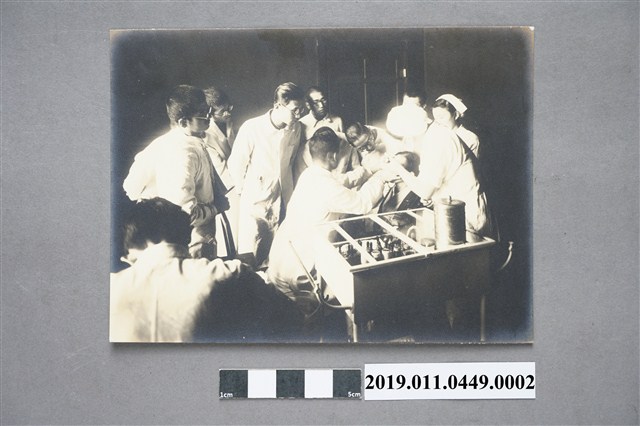 臺北帝國大學醫學部學生實習之情形照片之2 (共3張)