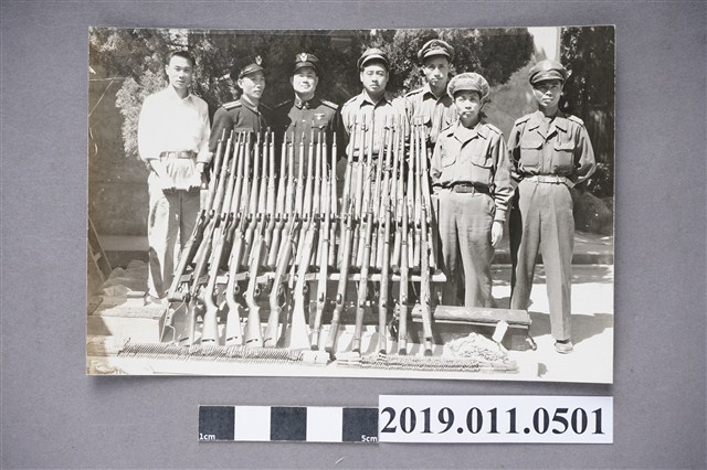 戰後初期人物合影照 (共3張)