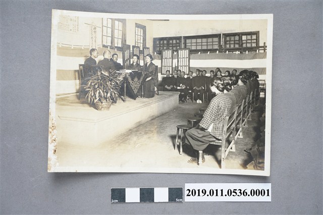 台北第三高女學生聆聽歌唱會 (共3張)