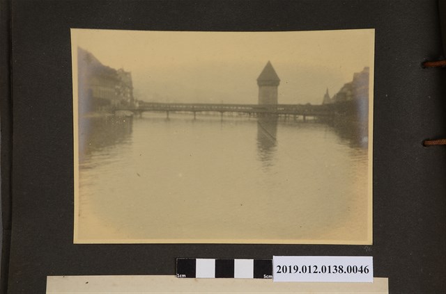 瑞士湖畔水塔 (共2張)